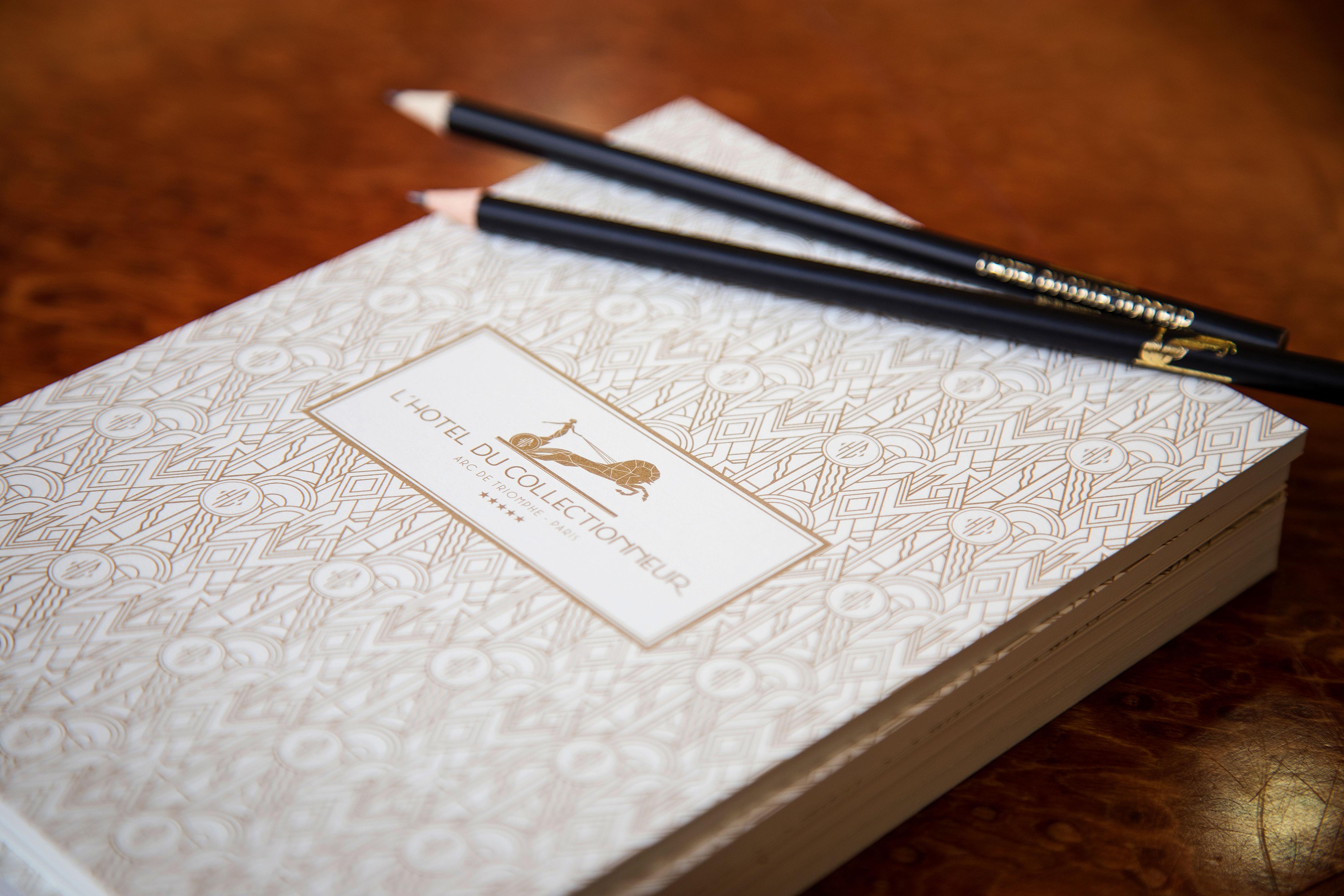 L'Hotel Du Collectionneur Paris Exteriör bild The 2018 edition of the Oxford English Dictionary