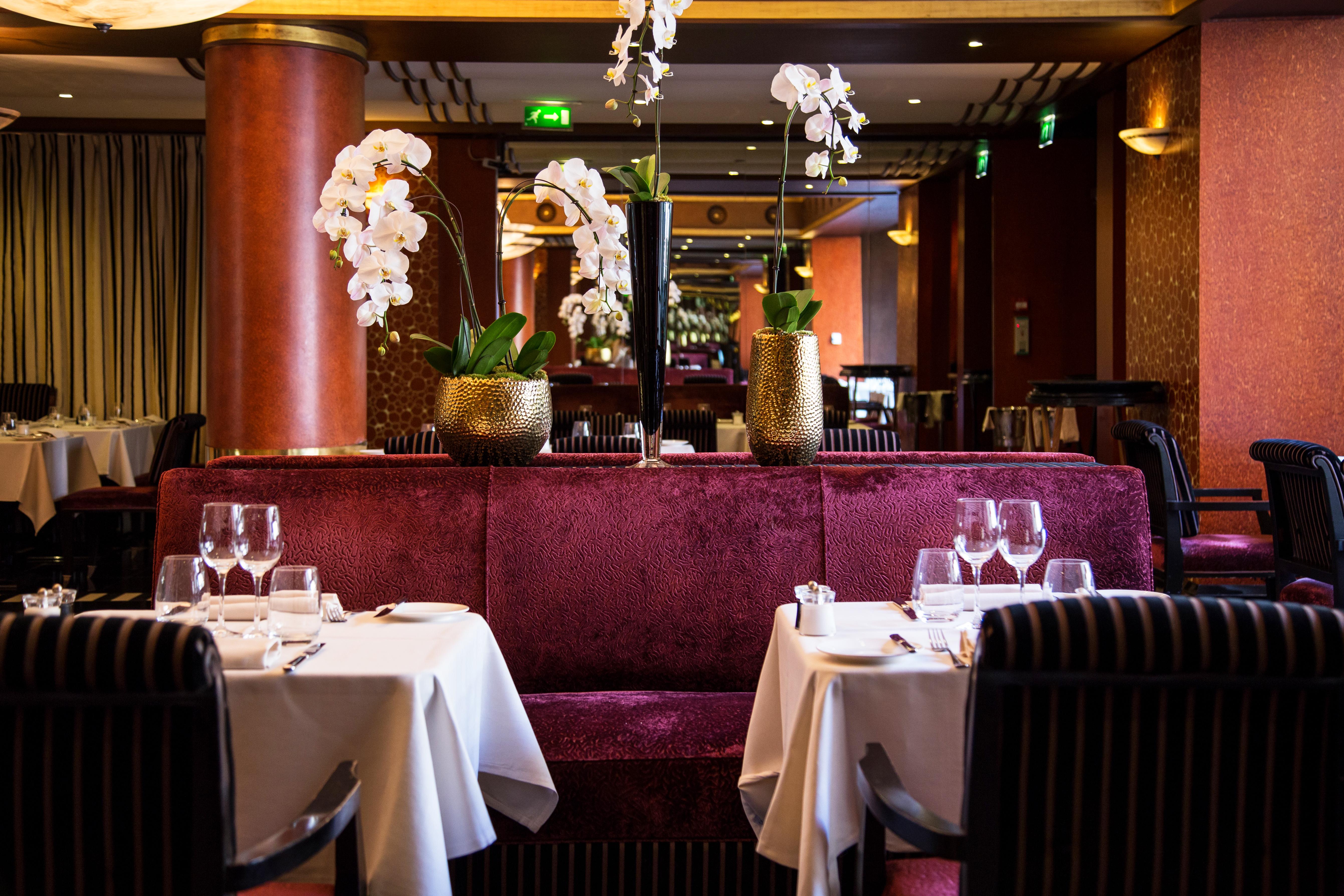 L'Hotel Du Collectionneur Paris Exteriör bild Restaurant in the hotel
